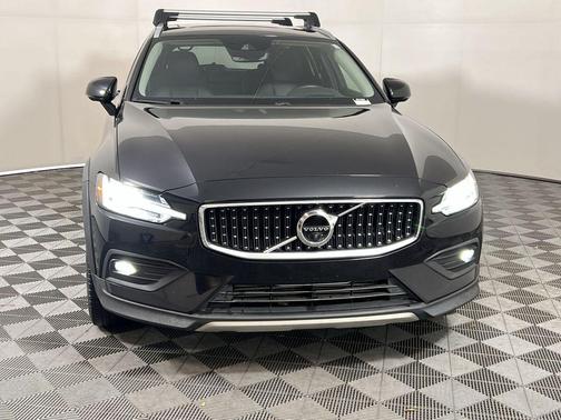 2021 Volvo V60 Cross Country T5