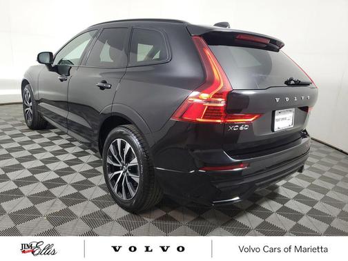 2025 Volvo XC60 B5 Core