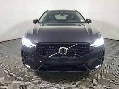 2025 Volvo XC60 B5 Core