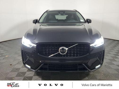 2025 Volvo XC60 B5 Core