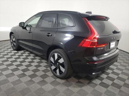 2025 Volvo XC60 Plug-In Hybrid T8 Plus