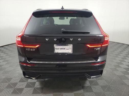 2025 Volvo XC60 Plug-In Hybrid T8 Plus