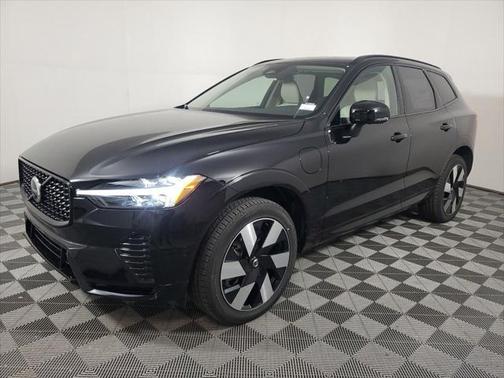 2025 Volvo XC60 Plug-In Hybrid T8 Plus