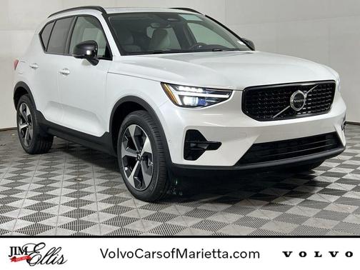 2026 Volvo XC40 B5 Plus
