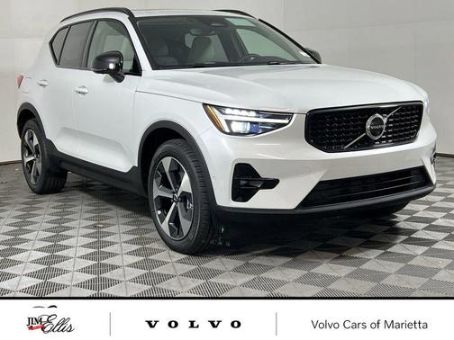2026 Volvo XC40 B5 Plus