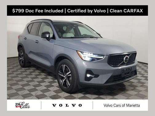 Thunder Grey Metallic 2023 Volvo XC40 B5 Plus Dark Theme