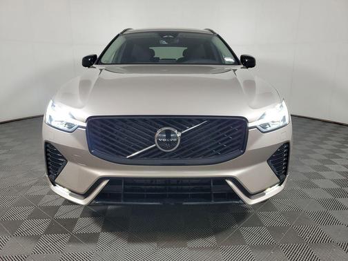 Bright Dusk Metallic 2026 Volvo XC60 B5 Plus