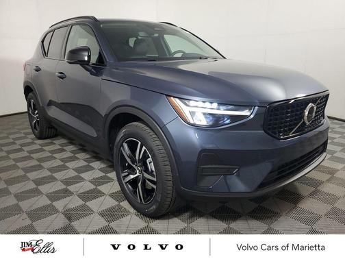 2026 Volvo XC40 Core, B5 AWD Gas (mild hybrid), Dark