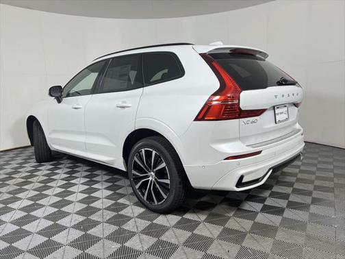 2025 Volvo XC60 Plus