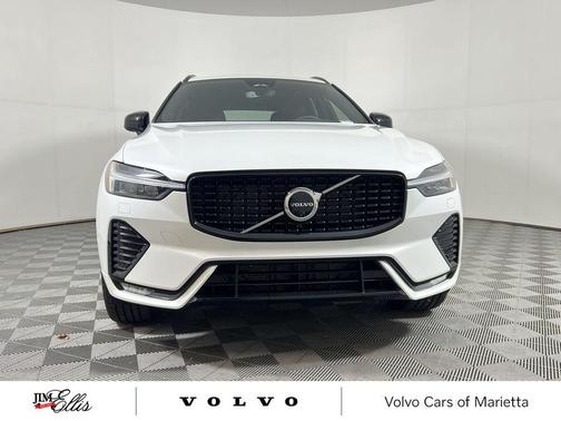2025 Volvo XC60 B5 Plus
