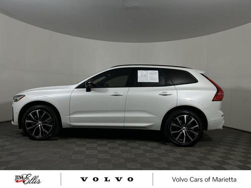 2025 Volvo XC60 B5 Plus