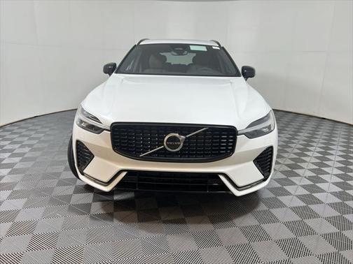 2025 Volvo XC60 Plus