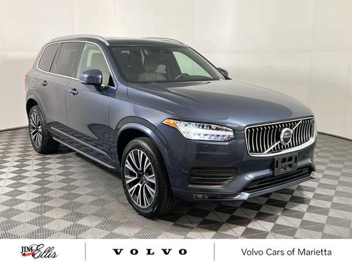 2022 Volvo XC90 T6 Momentum