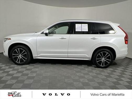 2020 Volvo XC90 T6 Momentum