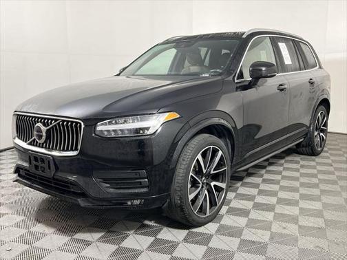 2022 Volvo XC90 T6 Momentum