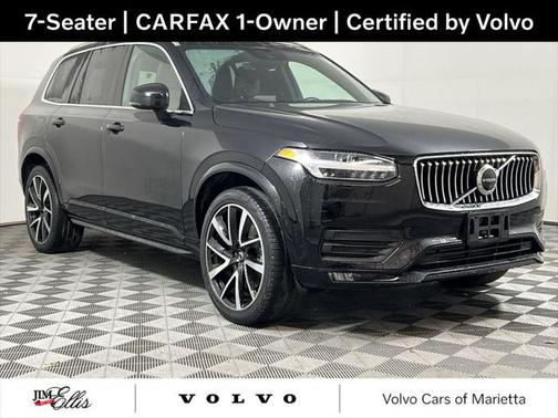 2022 Volvo XC90 T6 Momentum