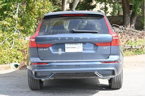 2025 Volvo XC60 Plus