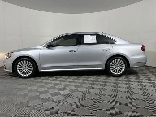 2017 Volkswagen Passat 1.8T SE