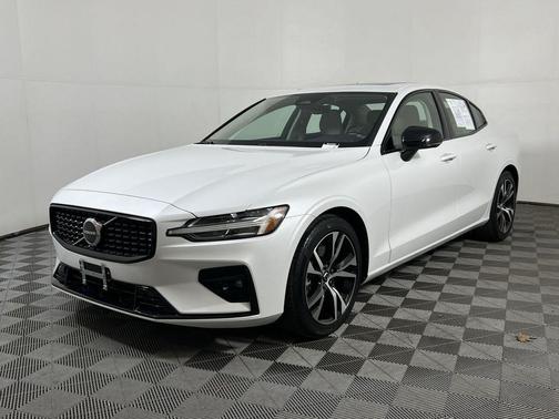2025 Volvo S60 B5 Core