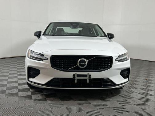 2025 Volvo S60 B5 Core