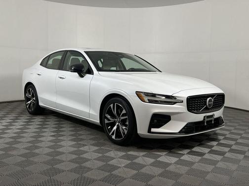 2025 Volvo S60 B5 Core