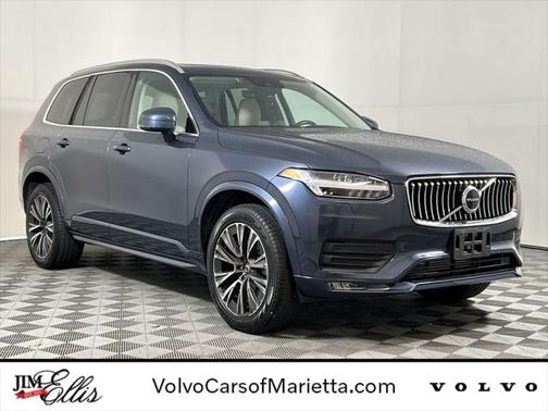 2022 Volvo XC90 T5 Momentum