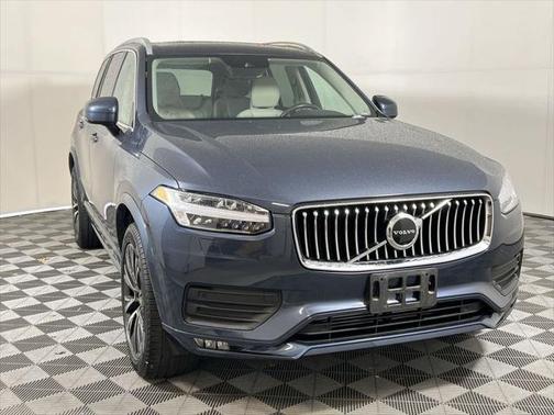 2022 Volvo XC90 T5 Momentum