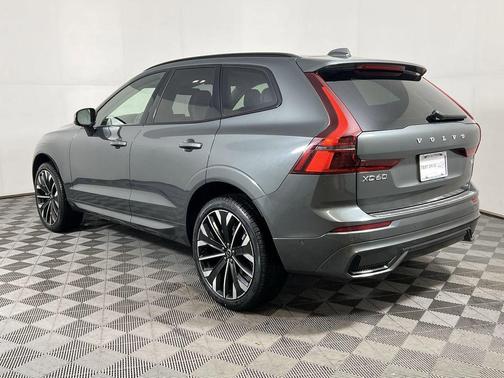 2026 Volvo XC60 B5 Ultra