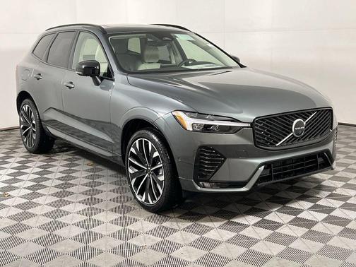 2026 Volvo XC60 B5 Ultra