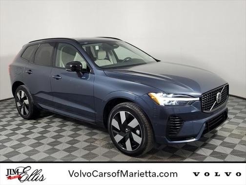 2025 Volvo XC60 Plug-In Hybrid Plus