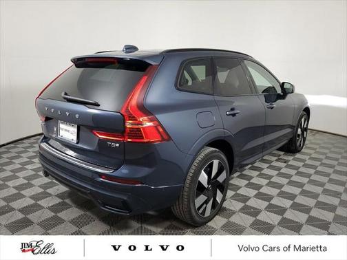 2025 Volvo XC60 Plug-In Hybrid T8 Plus