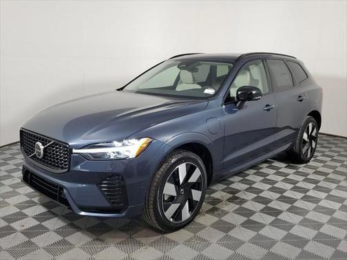 2025 Volvo XC60 Plug-In Hybrid Plus