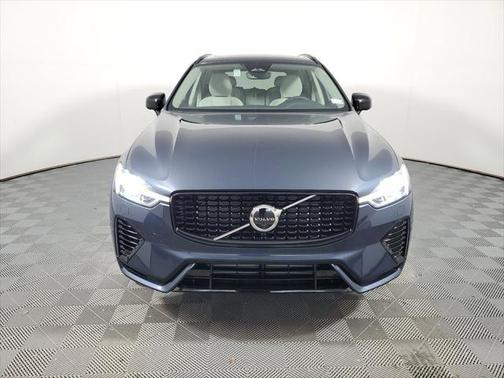2025 Volvo XC60 Plug-In Hybrid Plus