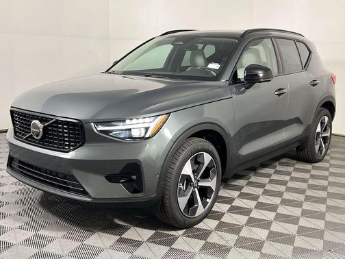 2026 Volvo XC40 B5 Plus