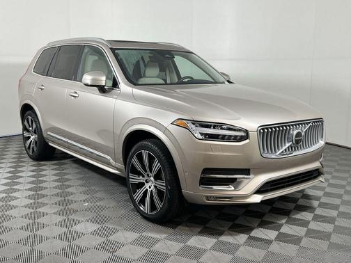 2024 Volvo XC90 B6 Plus Bright Theme 7-Seater