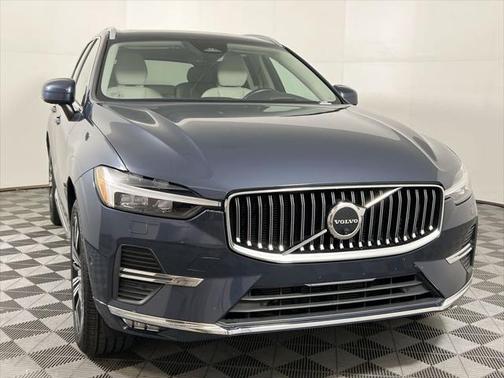2022 Volvo XC60 B5 Inscription
