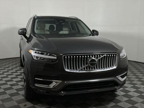 2024 Volvo XC90 B5 Plus Bright Theme