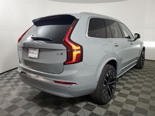 Vapour Grey Metallic 2026 Volvo XC90 Plus, B6 AWD Gas (mild hybrid), Gasoline, Bright, 7 Seats
