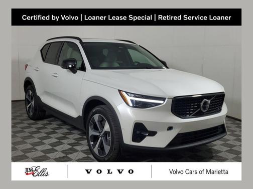 Crystal White 2026 Volvo XC40 Plus, B5 AWD Gas (mild hybrid), Dark