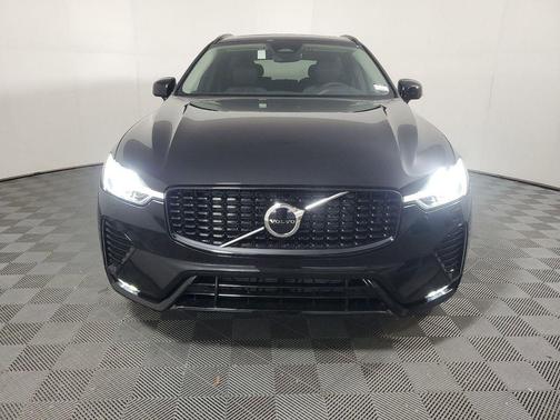 2025 Volvo XC60 B5 Core