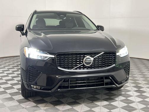 2025 Volvo XC60 B5 Core