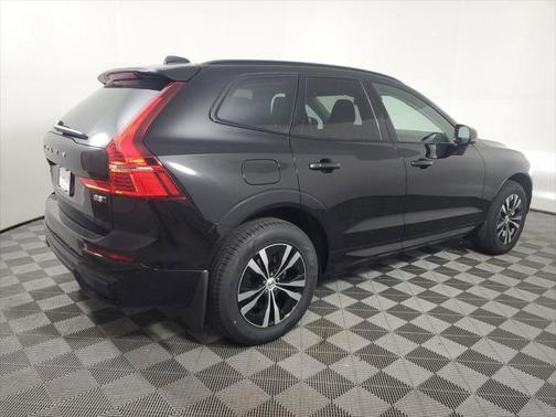2025 Volvo XC60 B5 Core