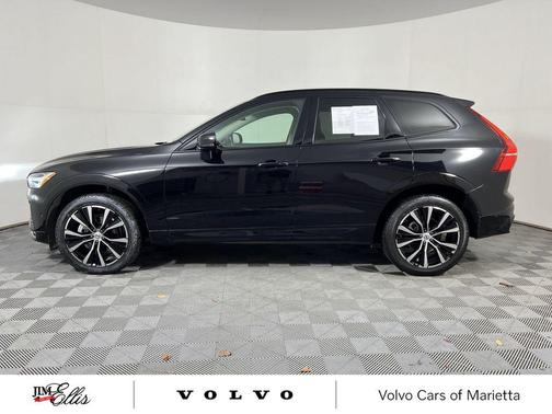 2023 Volvo XC60 B5 Plus Dark Theme