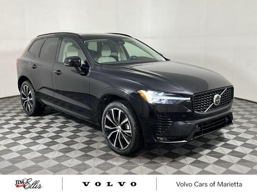 2023 Volvo XC60 B5 Plus Dark Theme
