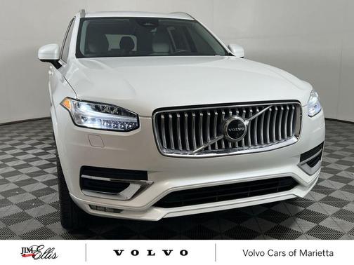 2024 Volvo XC90 B5 Plus Bright Theme