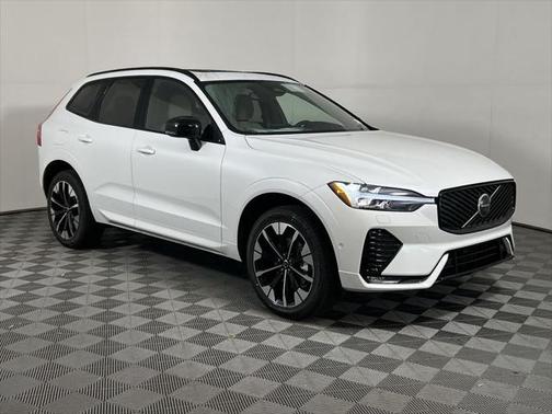2026 Volvo XC60 B5 Plus