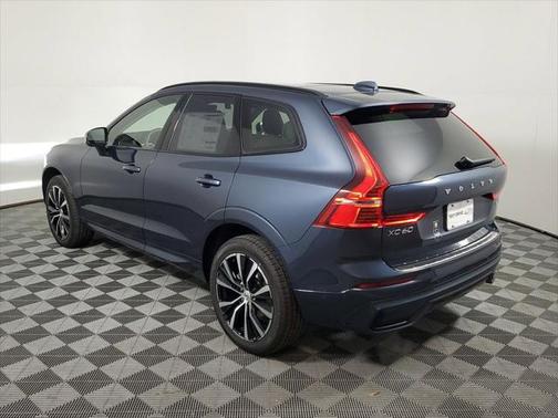 2025 Volvo XC60 B5 Plus