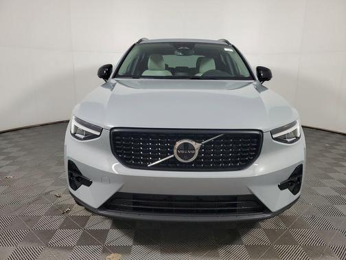 2026 Volvo XC40 Plus, B5 AWD Gas (mild hybrid), Dark
