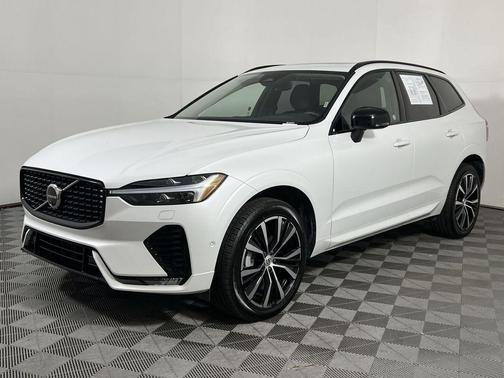 2025 Volvo XC60 B5 Plus