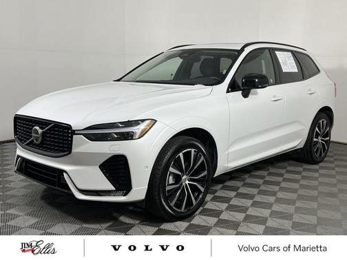 2025 Volvo XC60 B5 Plus